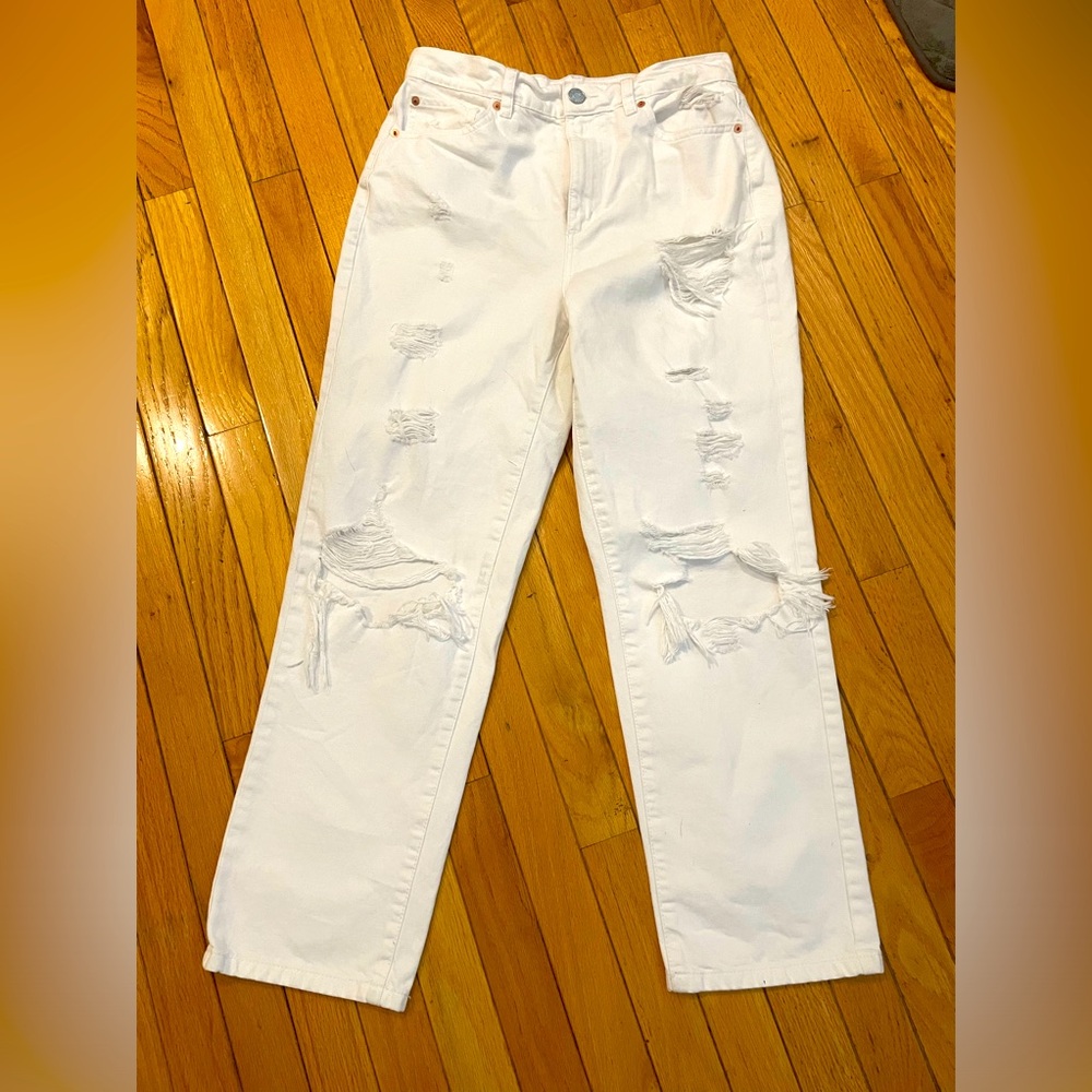 GARAGE 100 percent cotton distressed crisp white jeans - size 7 (28 waist) pox